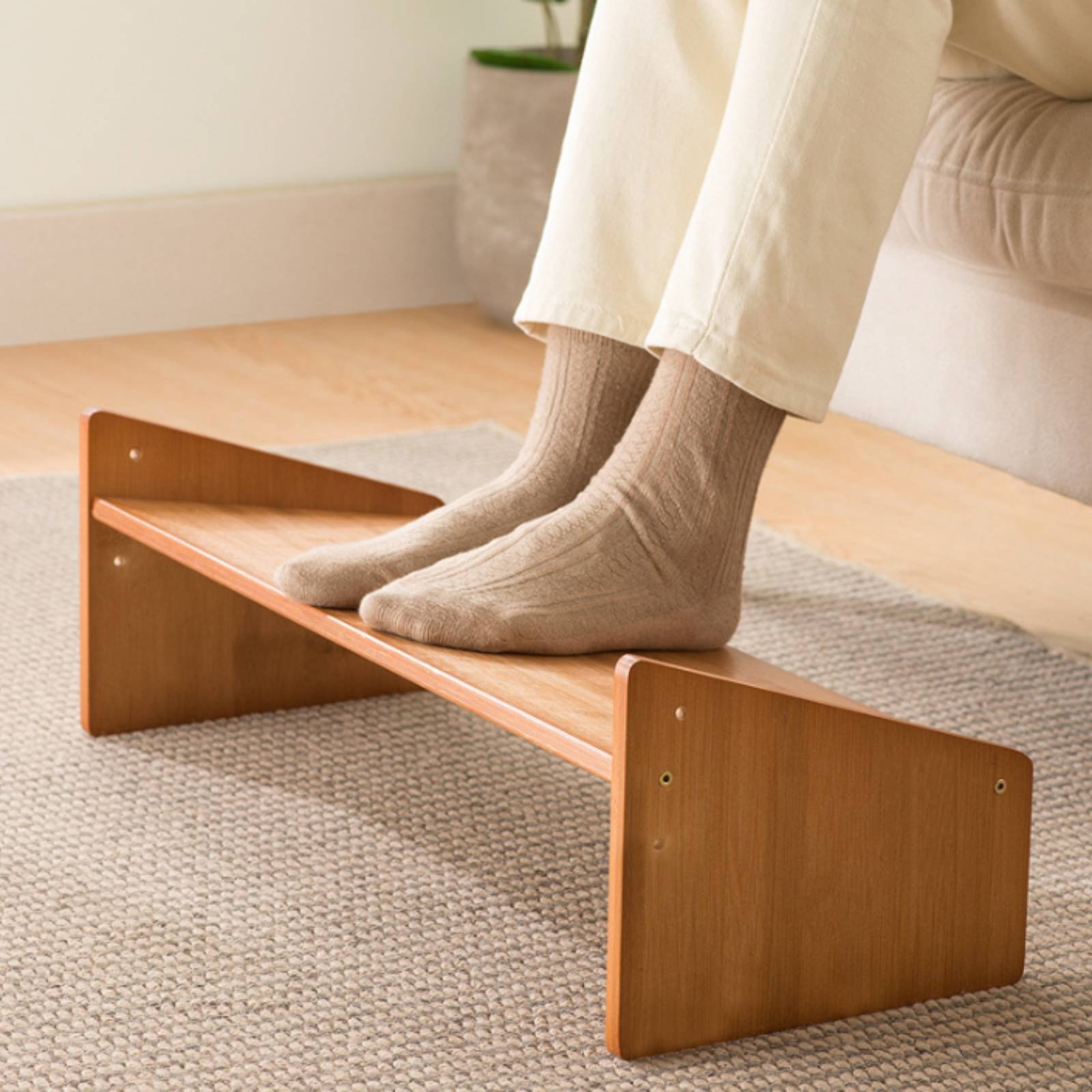 Under Desk Footrest Wide Surfa - Office Furniture And Desks ulasan dan harga